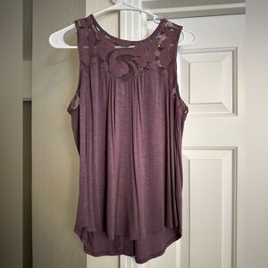 Women’s lace tank top